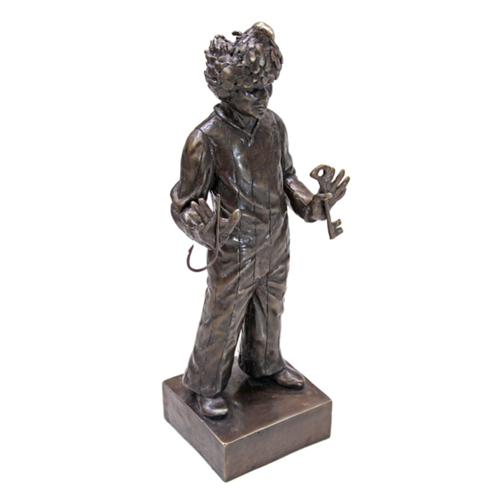 Mario Gruber - Fantasiado S1 3/7. Bronze patinado, 40x17x11,5 cm, 2005