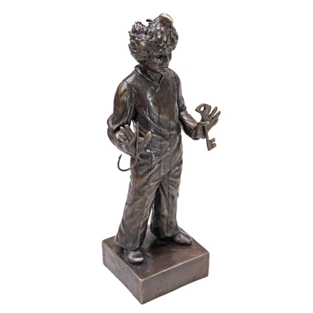 Mario Gruber - Fantasiado 4/7. Bronze patinado, 40x18x12 cm, 2006